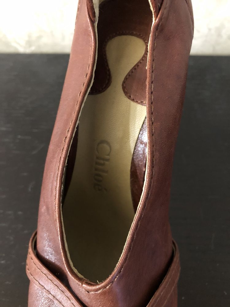 Продам жіночі шкіряні туфлі Chloe
