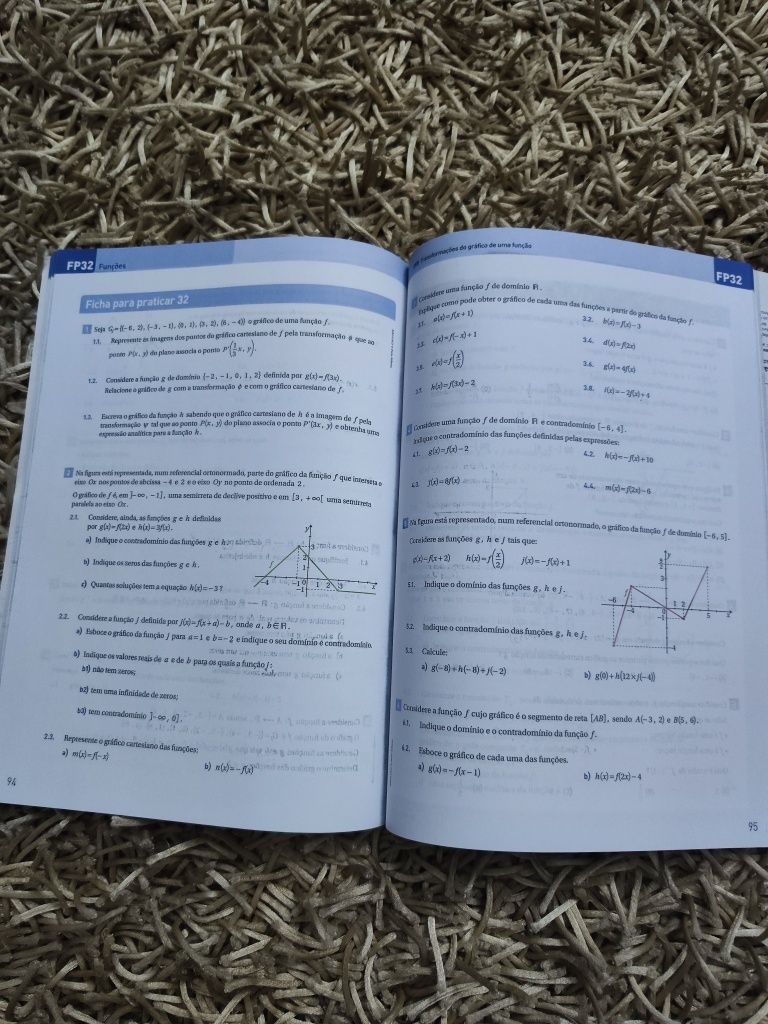 Livro de fichas: "Máximo 10" Matemática A do 10°ano