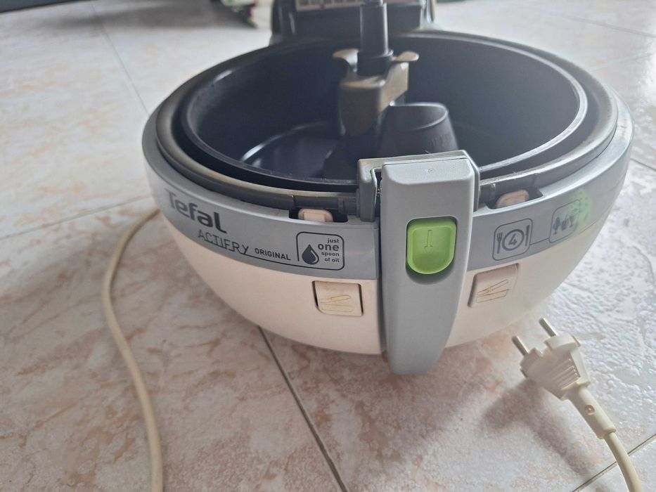 TEFAL ACTIFRY Original. Fritadeira só com uma colher óleo