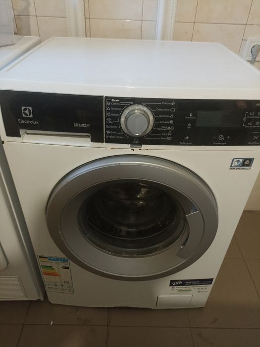 Пральна машина Electrolux  EWF1287EMW на запчастини