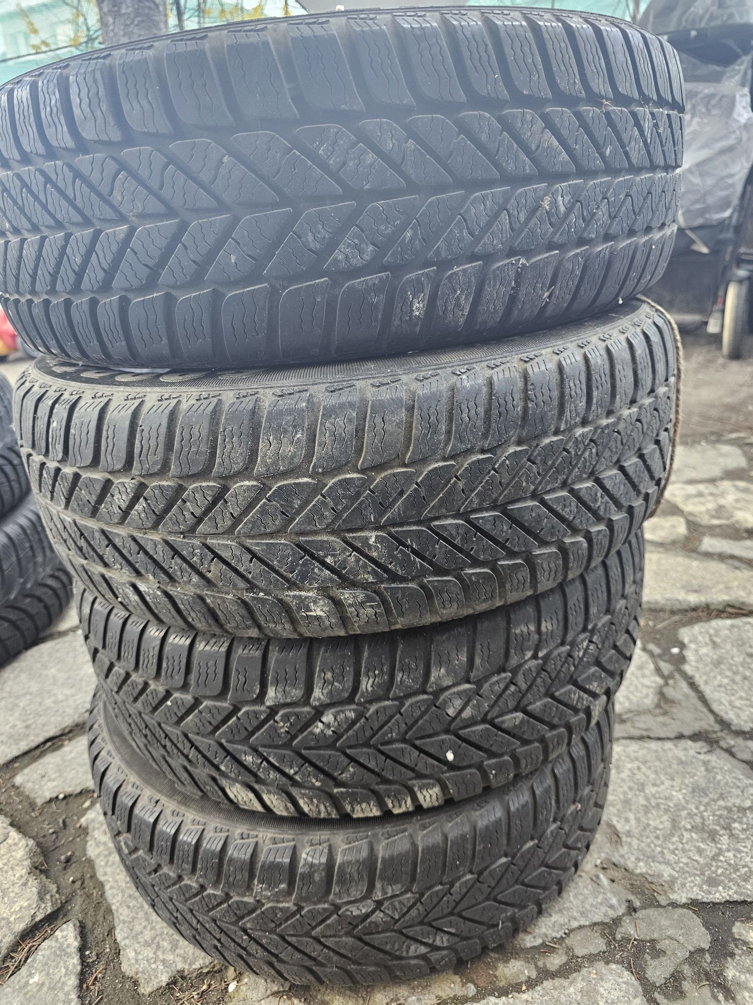 Opony zimowe Goodyear Ultra Grip 5 185/60 R14