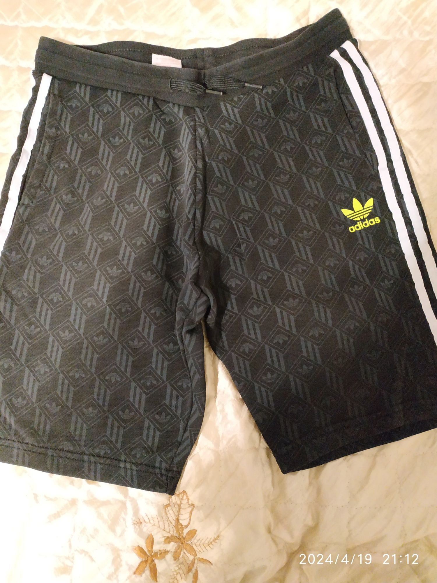 Spodenki damskie czarne r L, adidas, uzywane