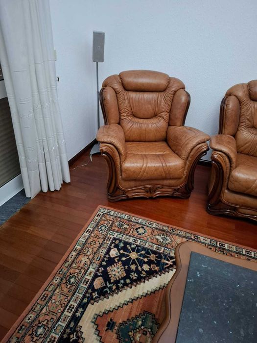 Sofás antigos em pele