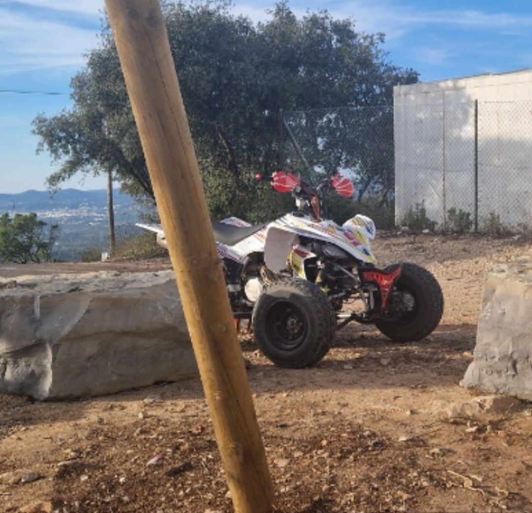 Moto 4 yfz450 matriculada 6000 Negocialvel