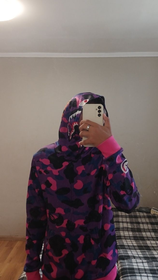 Продам худі BAPE Shark (A Bathing Ape)