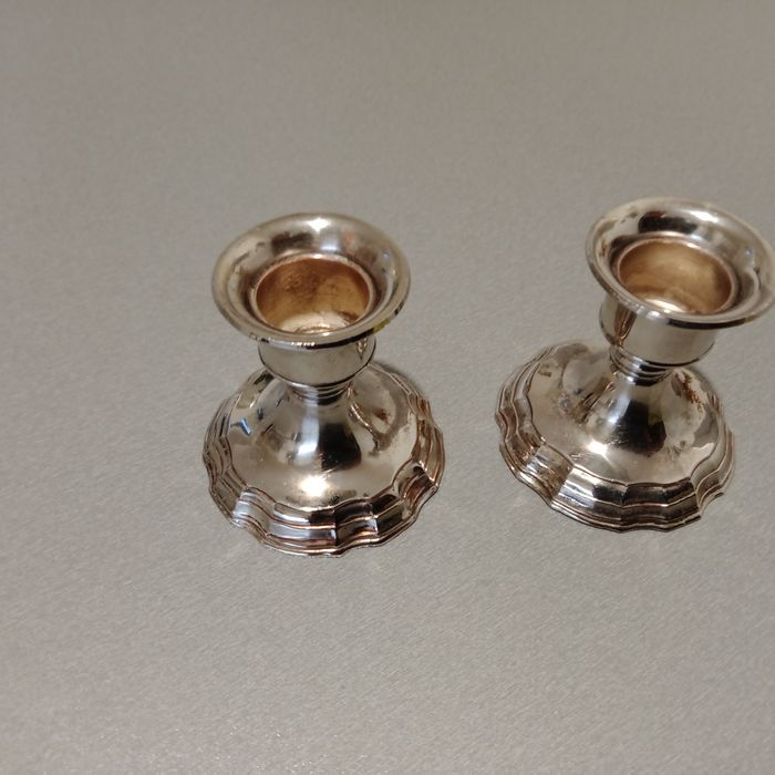 Dwa stare świeczniki