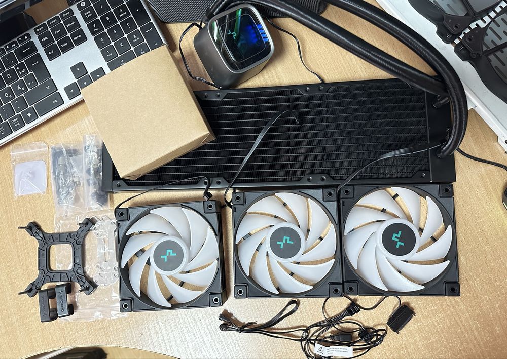 СВО/СЖО система водяного охолодження Deepcool LT720