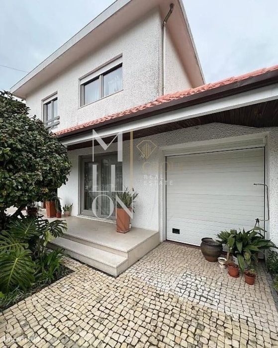 Arrendamento – Moradia T3+1 mobilada com cave, garagem, r/c e 1º andar