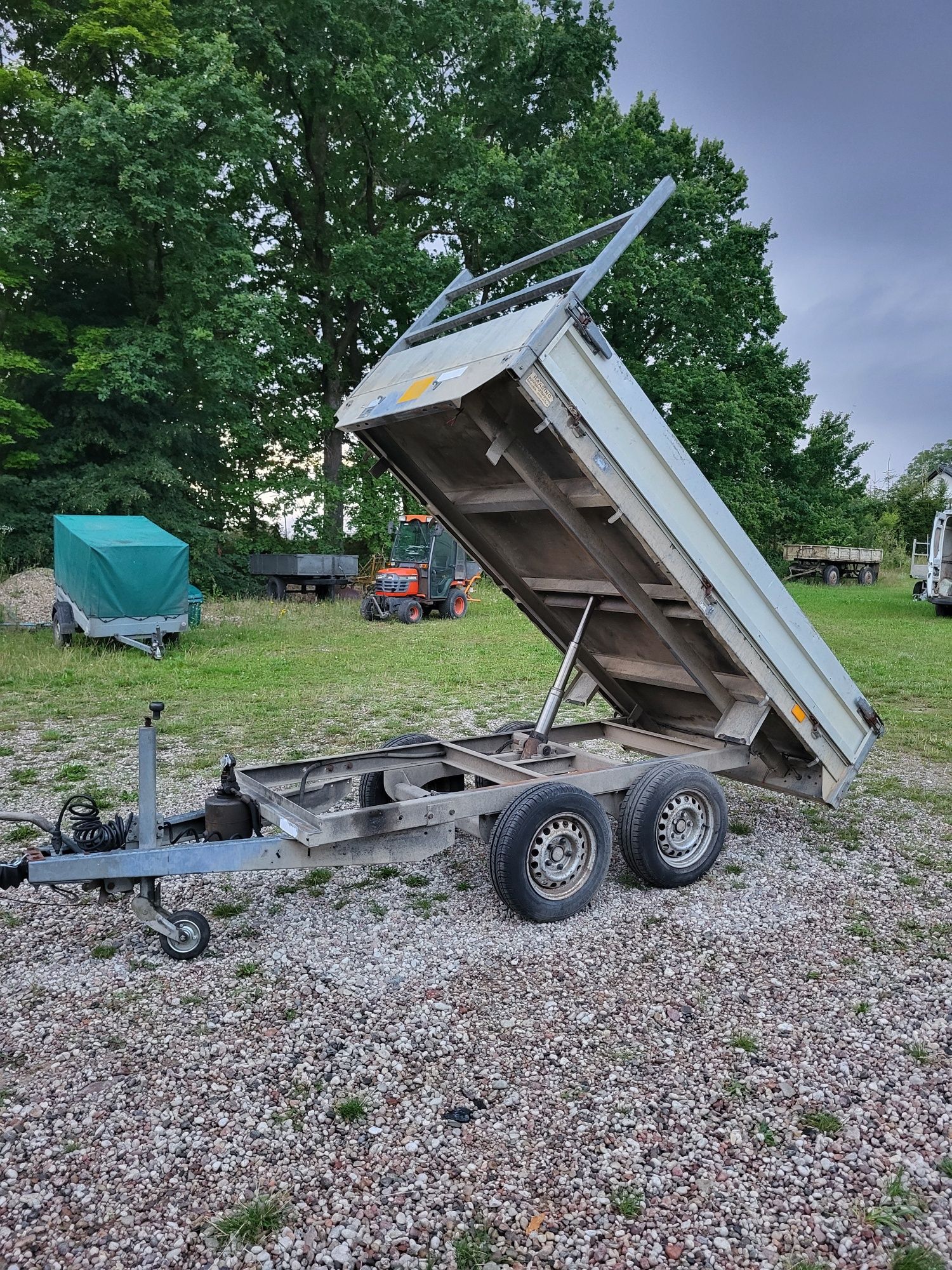 Sprzedam przyczepke kiper 2000 dmc SARIS