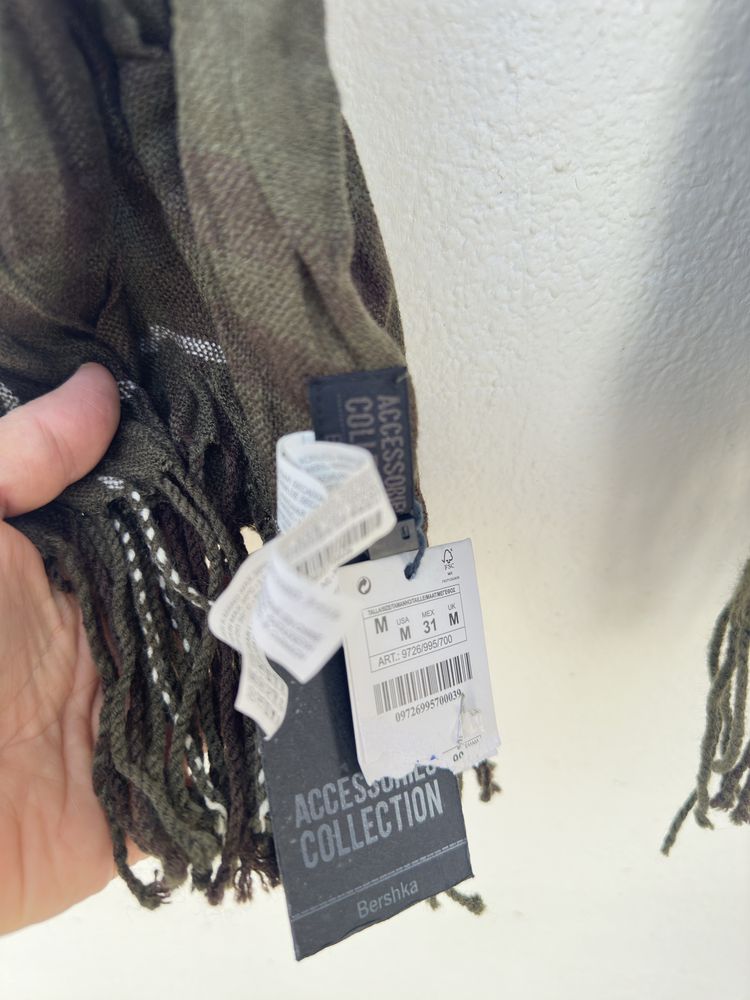 Cachecol novo Bershka