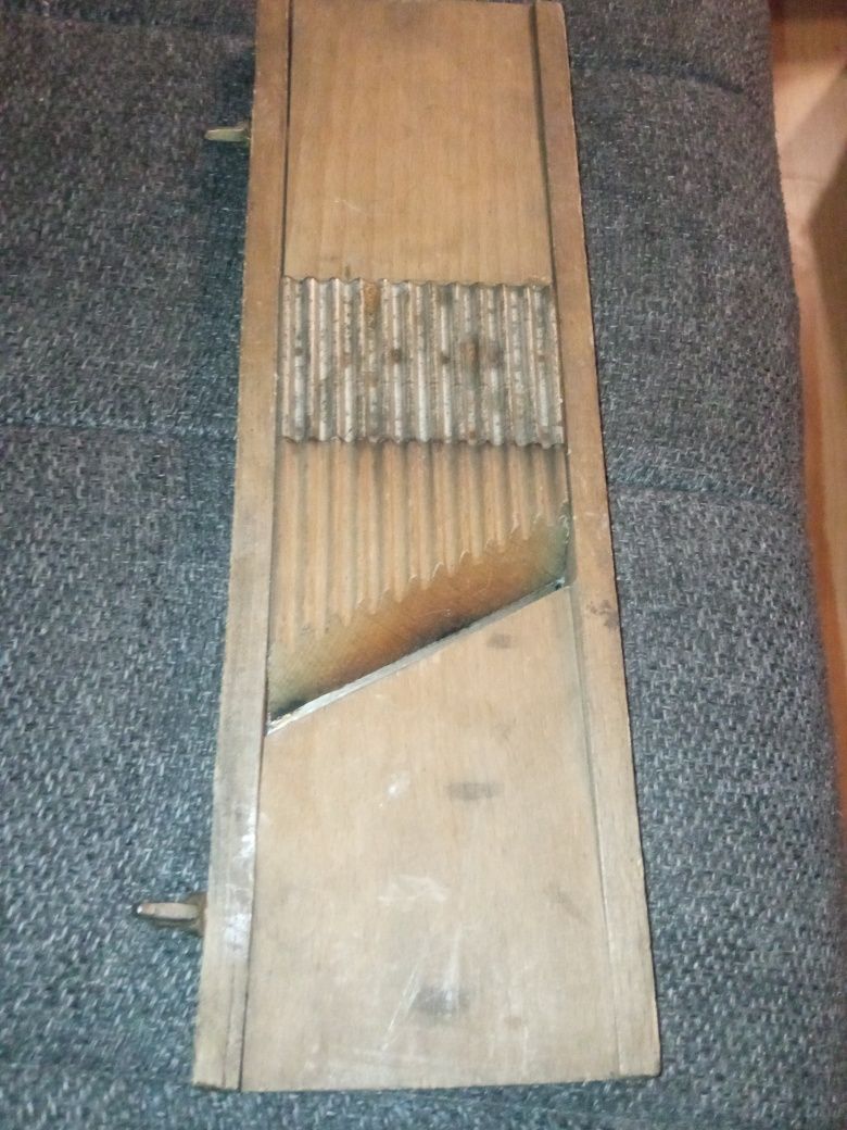 Stara szatkownica drewniana do kapusty meta l- StainleSS Steal .vintag