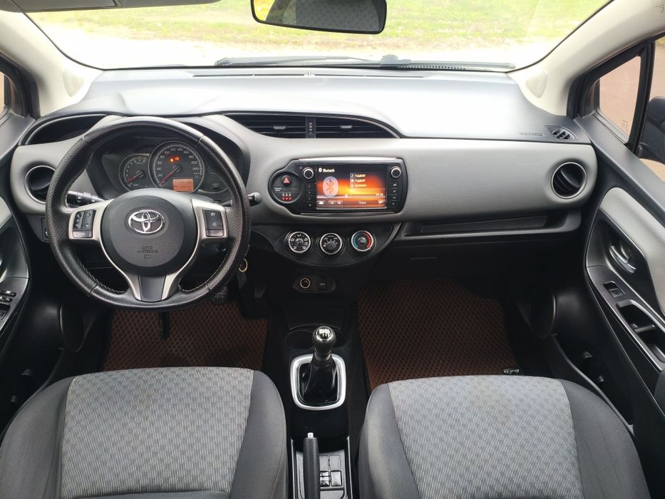 Продам TOYOTA YARIS 14р.в