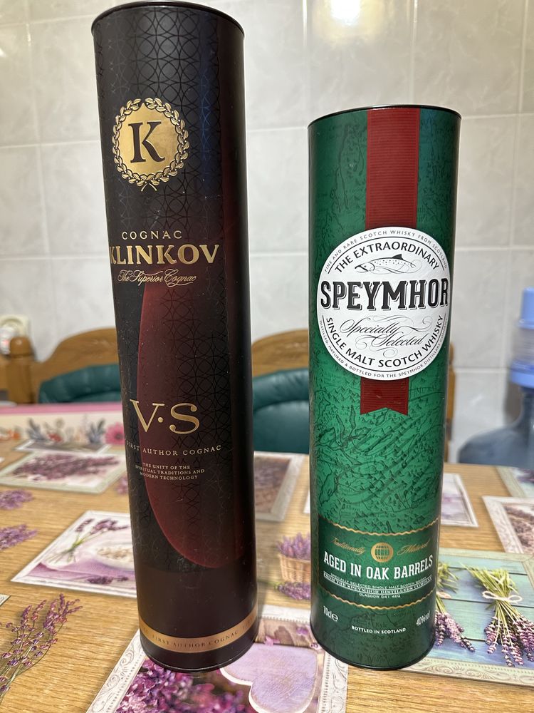 Тубус і пляшка (віскі Glenfiddich 12) та інші