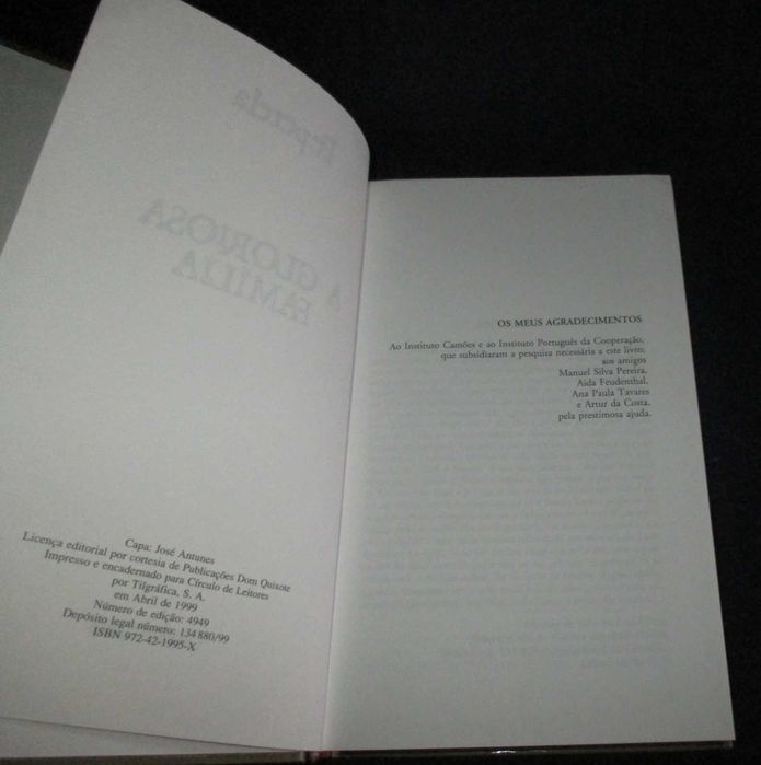 Livro A Gloriosa Família Pepetela