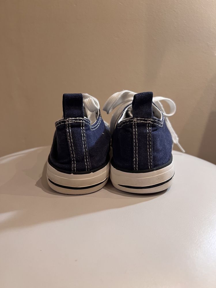 Buty rozm 36 w stylu converse na zmiane w szkole