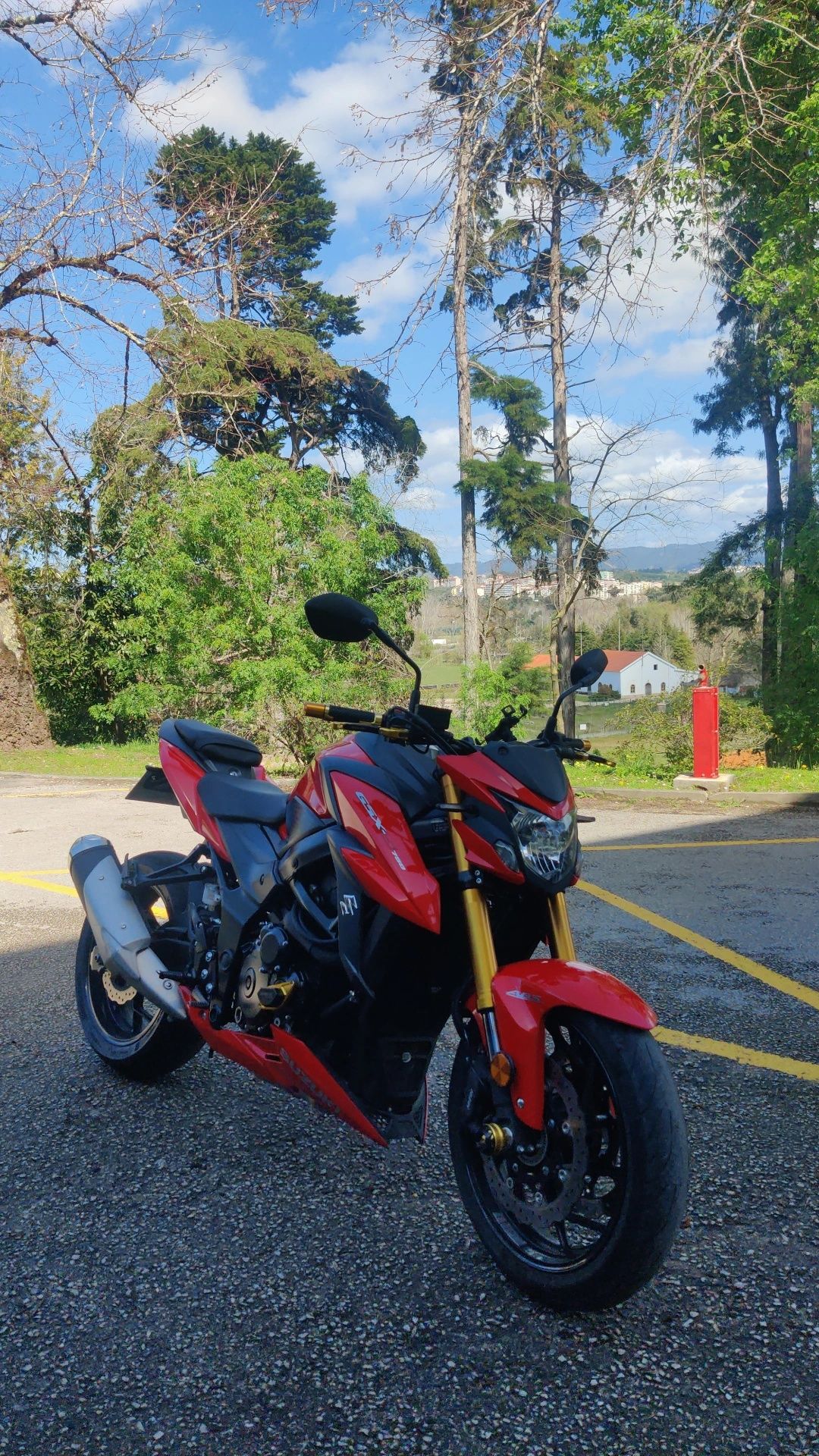 Suzuki gsx-s 750