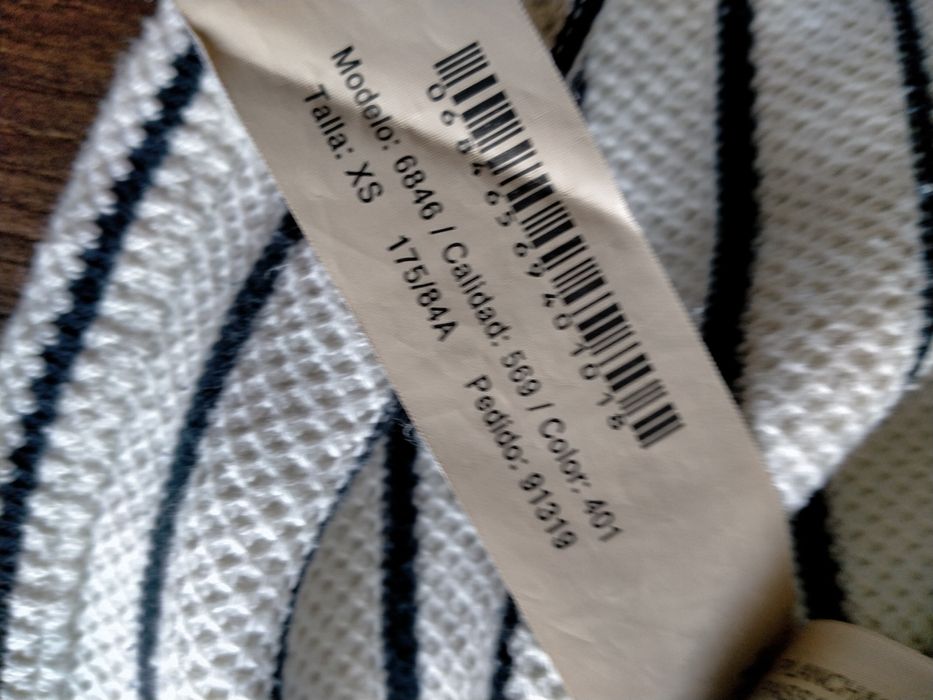 Sweter bawełniany Massimo Dutti.