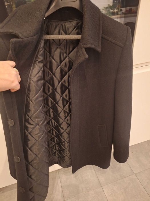 Męski, czarny, ciepły płaszcz na zimę