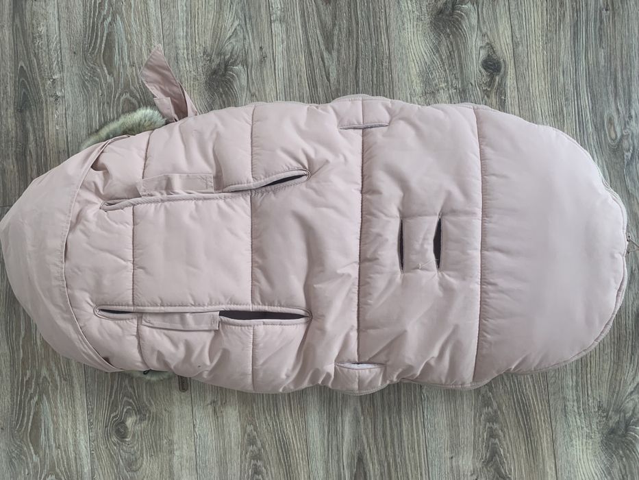 śpiworek do wózka firmy elodie dietails kolor powder pink