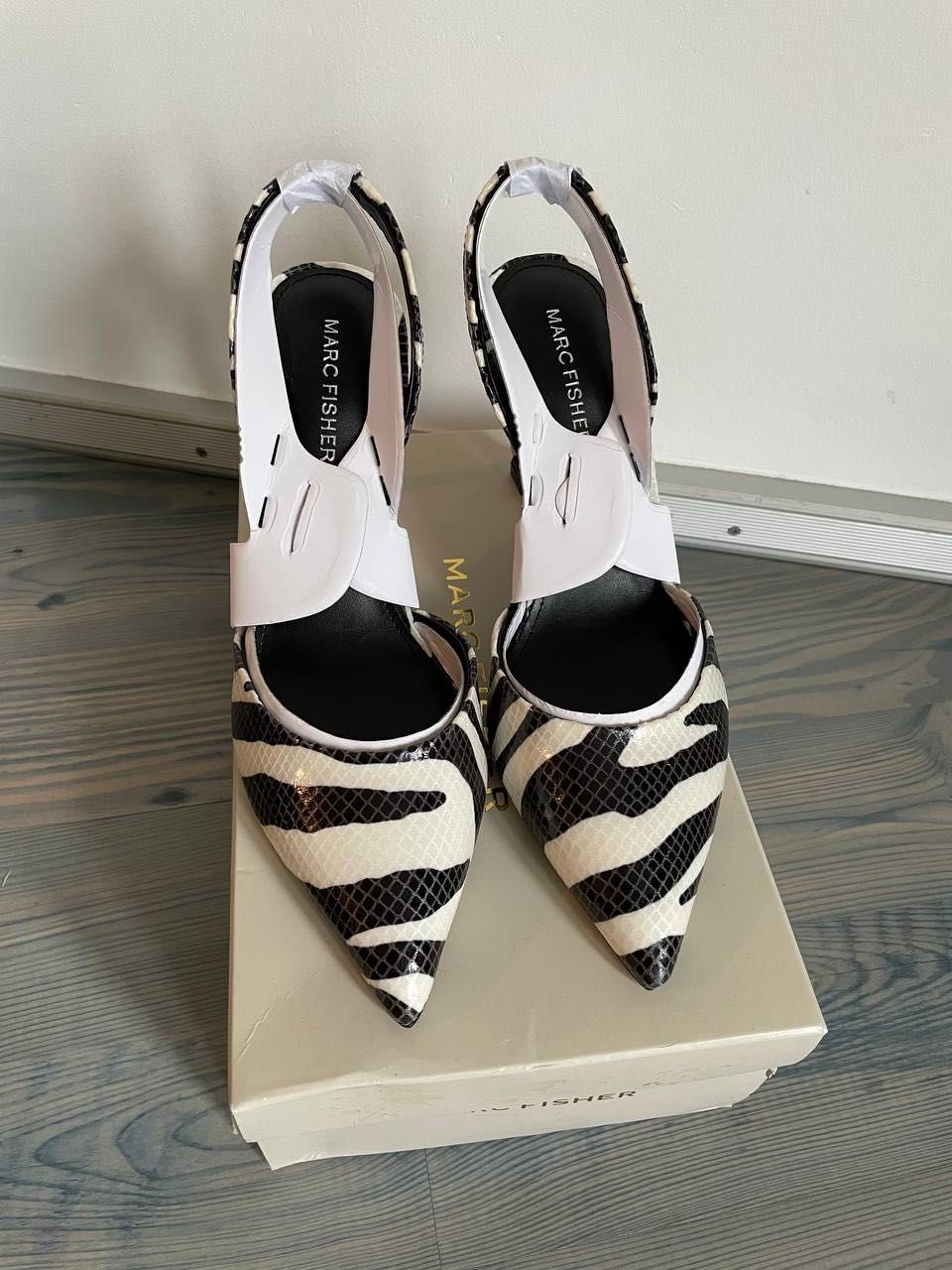 Женские туфли зебра на каблуке Marc Fisher US 8