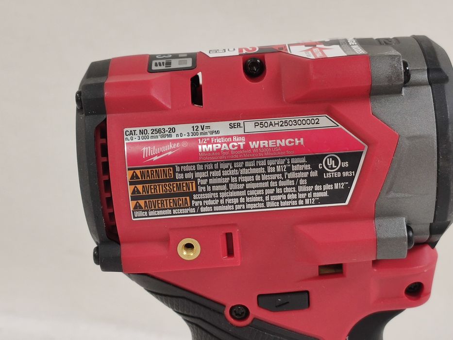 Акумуляторний ударний гайковерт 1/2″ Milwaukee 2563-20 M12 FUEL тушка