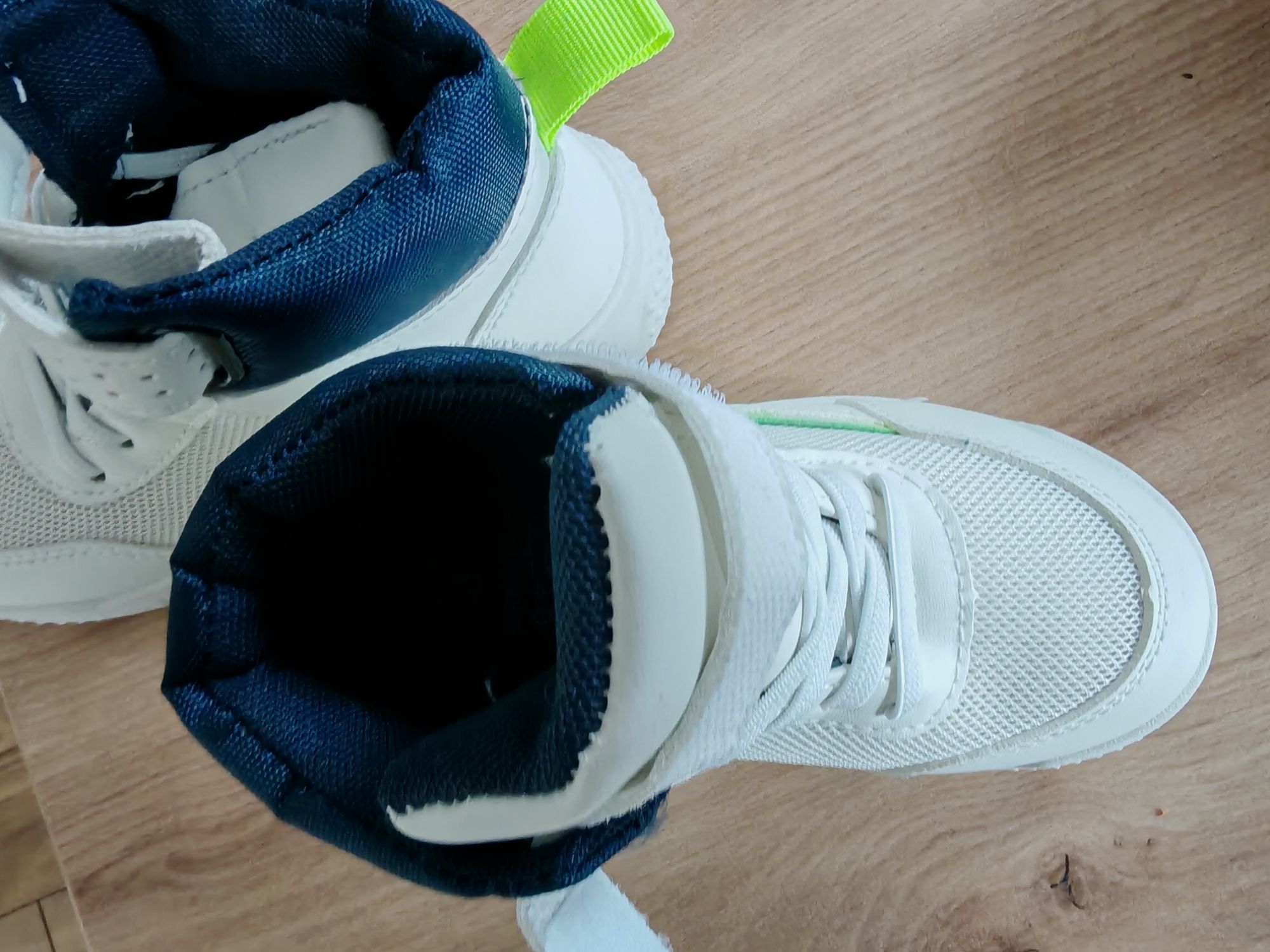Sprzedam nowe buty dla dziecka rozmiar 27