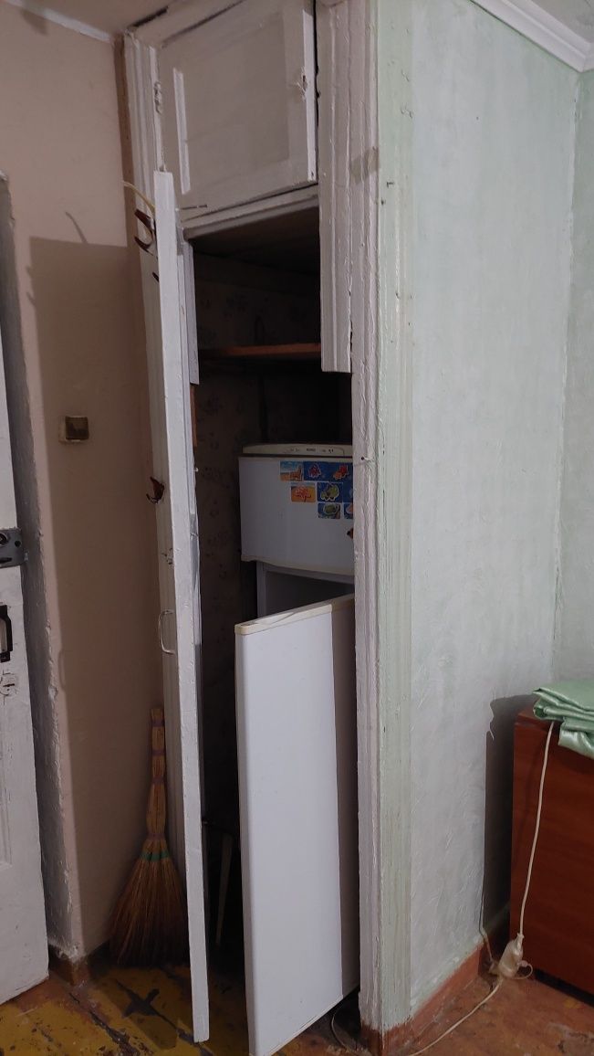 Продам кімнатну в центре міста Черноморска
