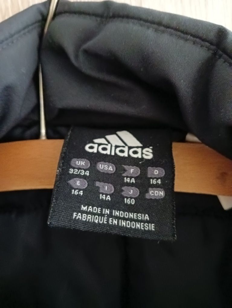 Bezrękawnik chłopiecy Adidas  rozmiar 32/34