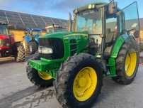 Ciągnik John Deere 6330