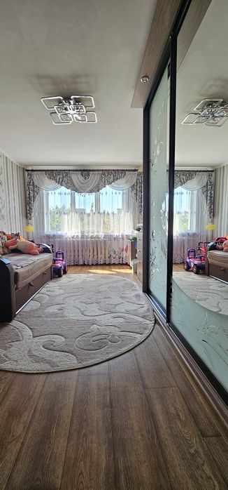 Чудова трьохкімнатна квартира по  Ю.Вороного