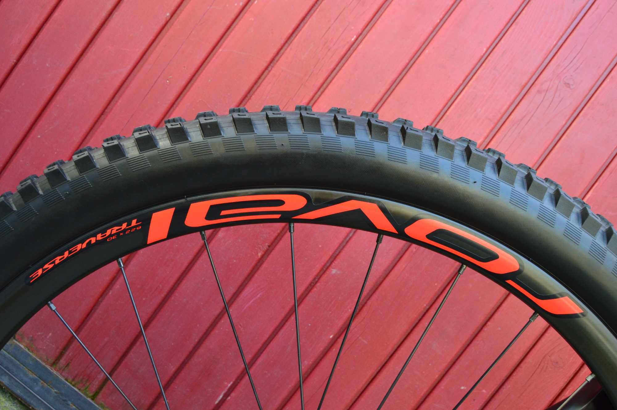 Велосипед Карбоновий двухподвес Specialized Stumpjumper 29