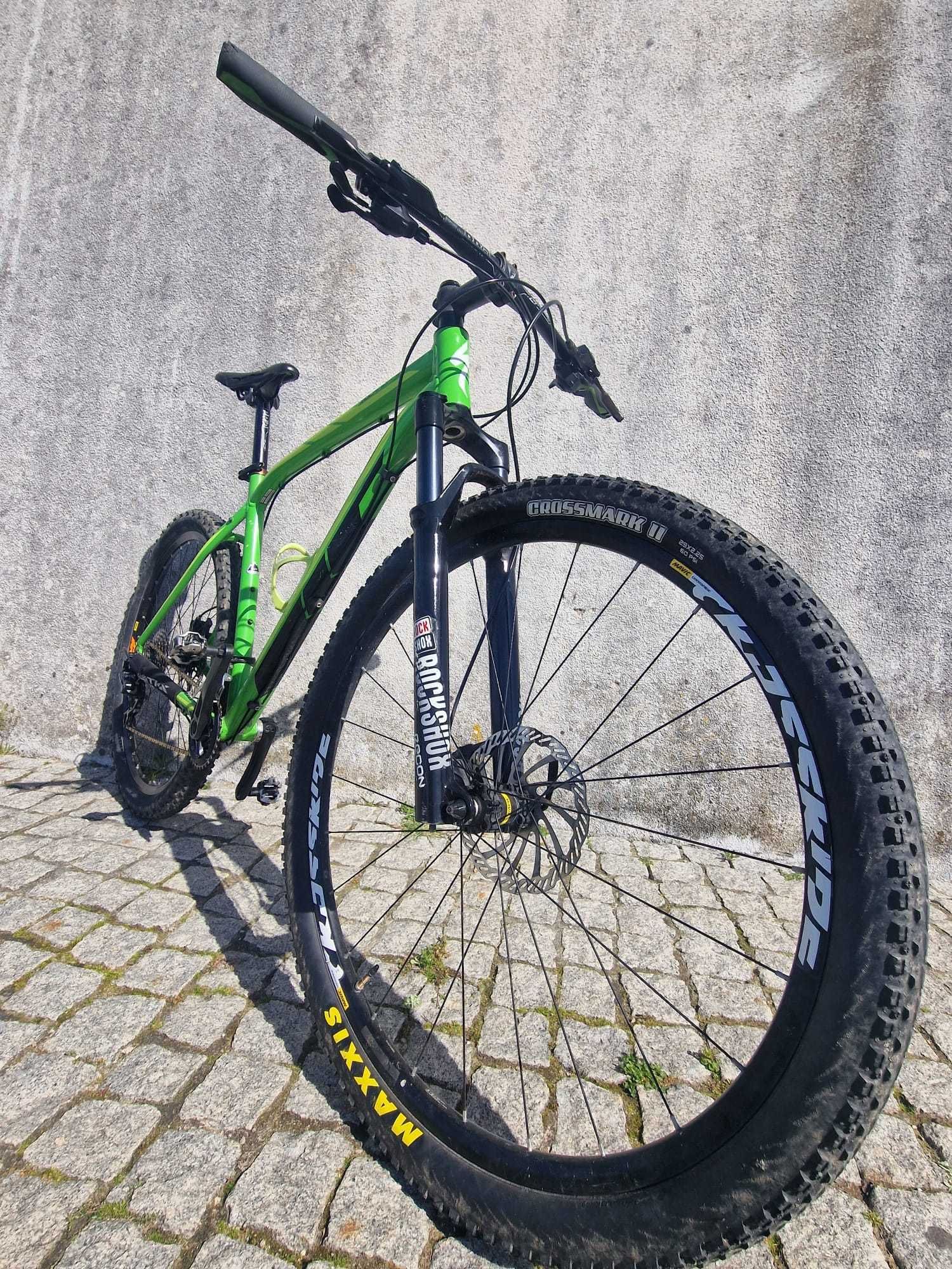 Bicicleta BTT Specialized Rockhopper 29