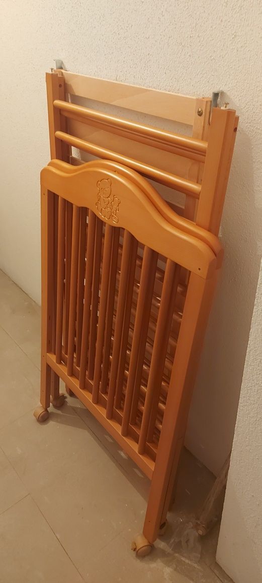 Cama / Berço em madeira