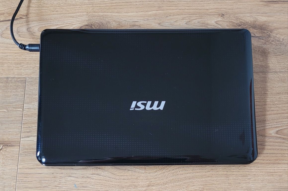 Laptop msi 1245 torba i zasilacz