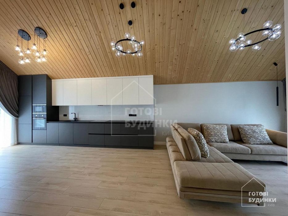 Сучасний будинок серед соснового лісу в КМ Нова Ходосівка