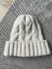 Kremowa biala jasna czapka zimowa