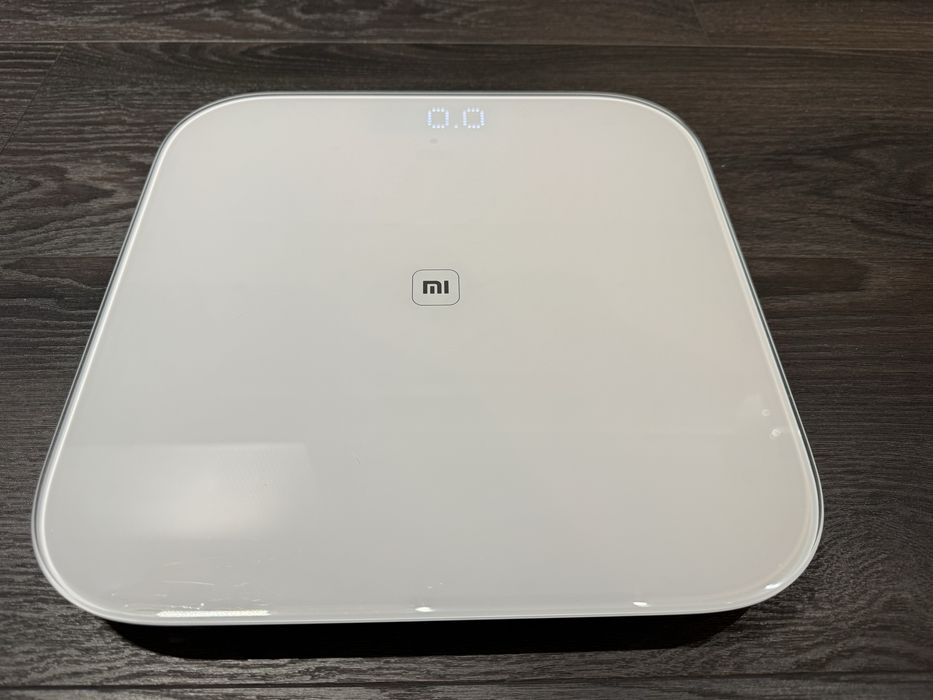 Розумні ваги Xiaomi Mi Smart Scale