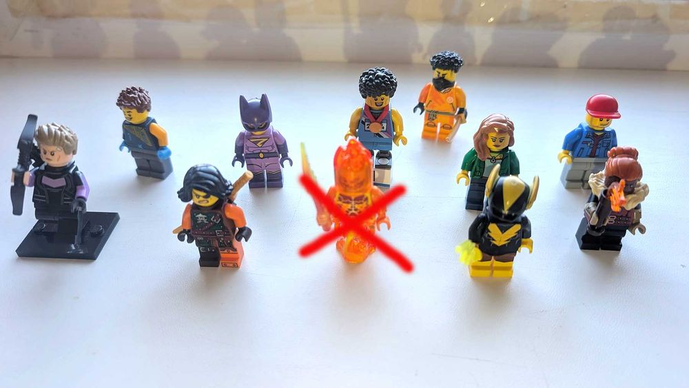 Продам 20 мініфігурок. 10 фігурок - ЛЕГО та 10 - Кітай. Ціна за усе