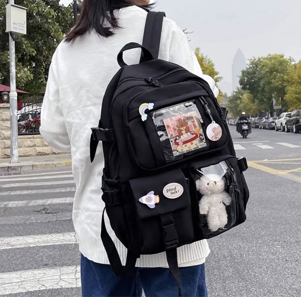 Рюкзак 2 цвета:со значками карточкой и брелками  в стиле haradjuku