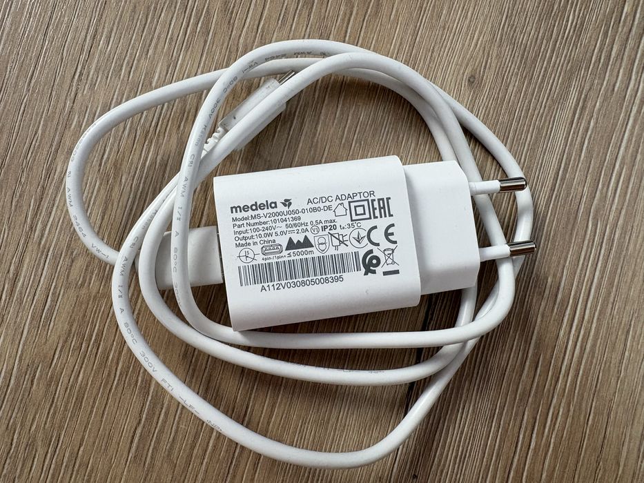 Laktator elektryczny Medela Solo Hands-free + dodatkowe wkładki