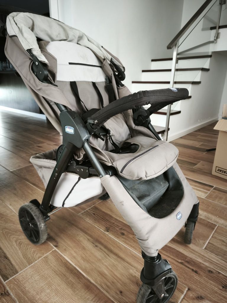 Cadeira Chico com ovo e isofix
