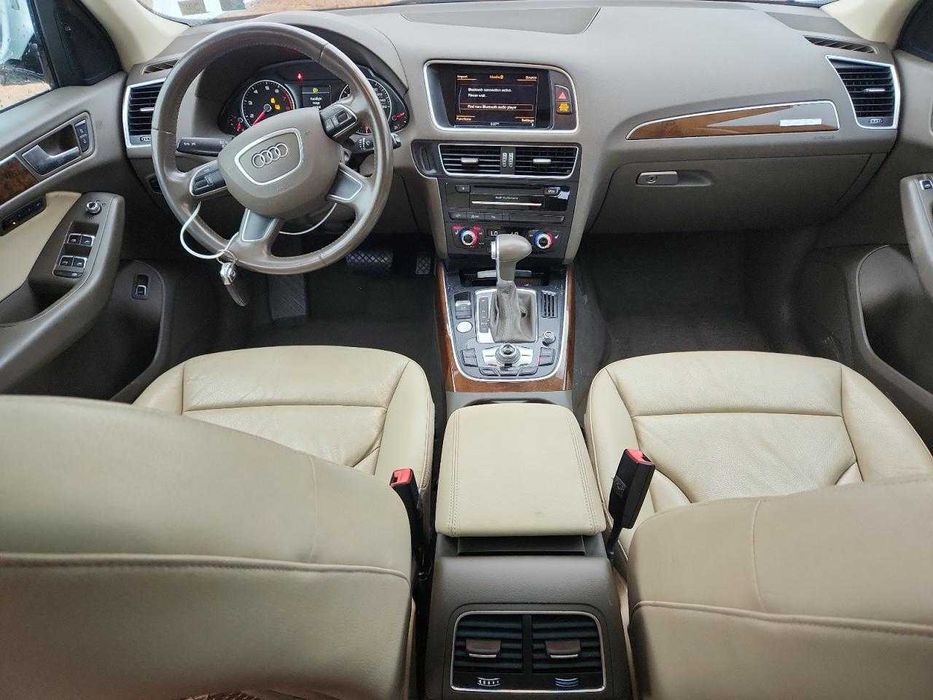 ауді  Q5 2015 авто в дорозі