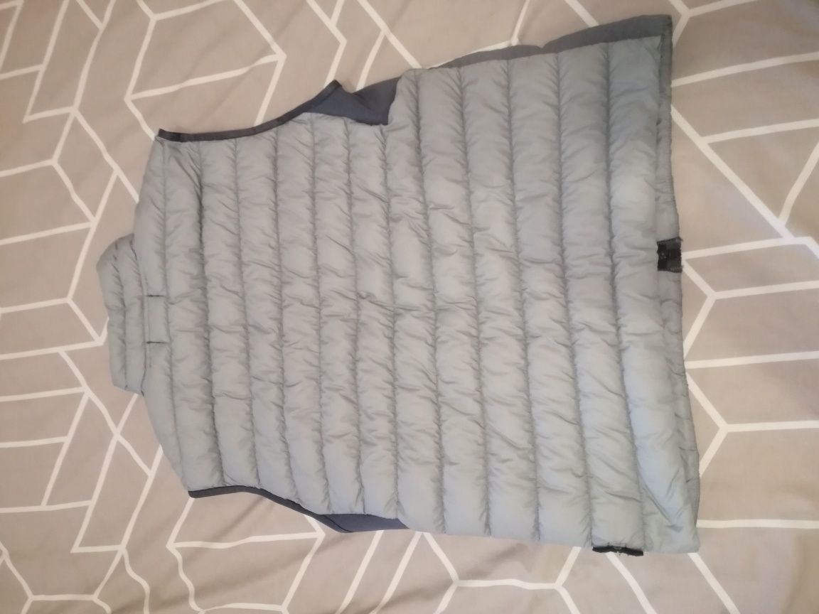 Пуховая Жилетка Stone Island Down Gilet Down Vest Light Grey. Размер L