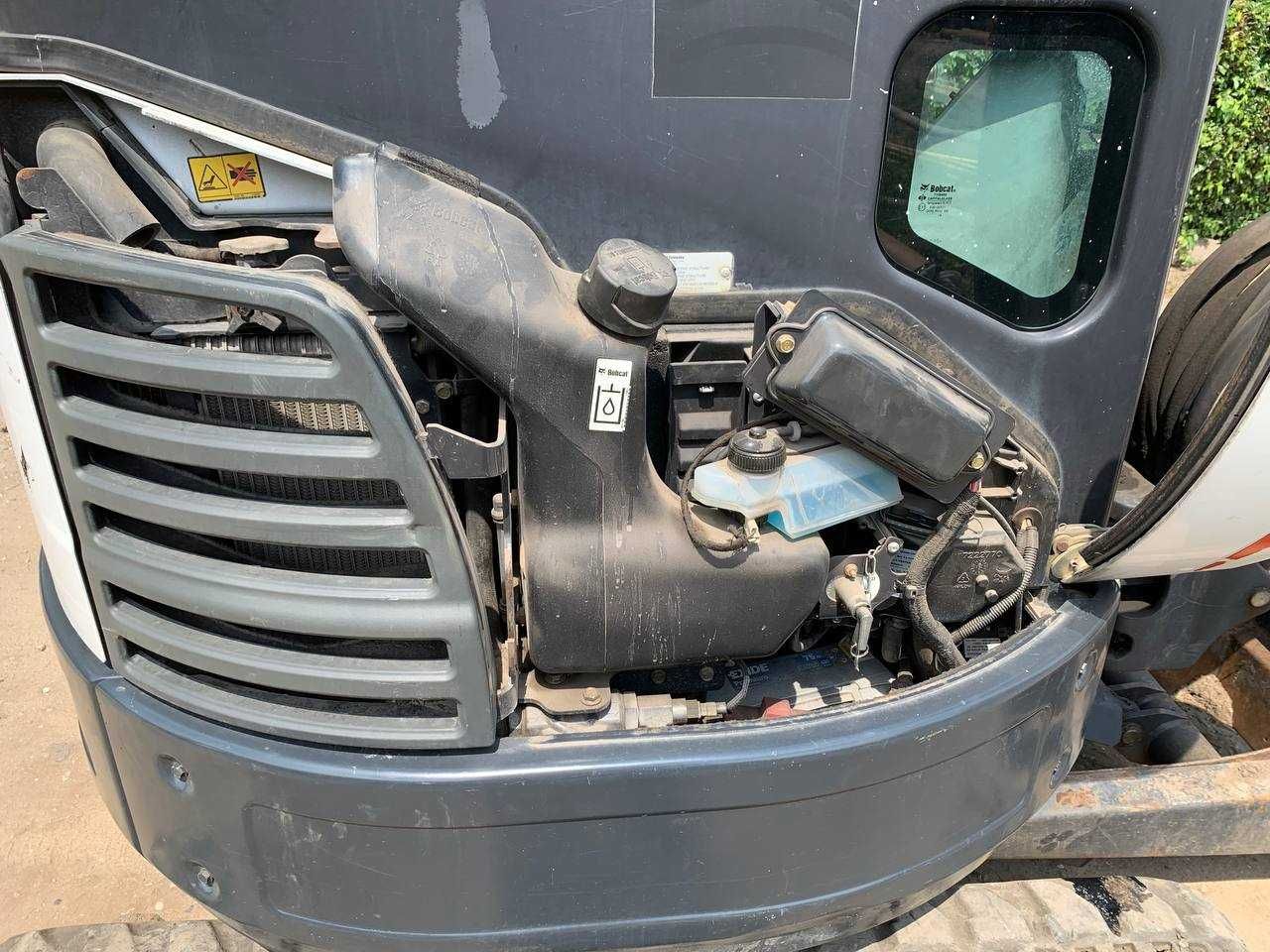 Міні-екскаватор 2.5 т Bobcat E25EM
