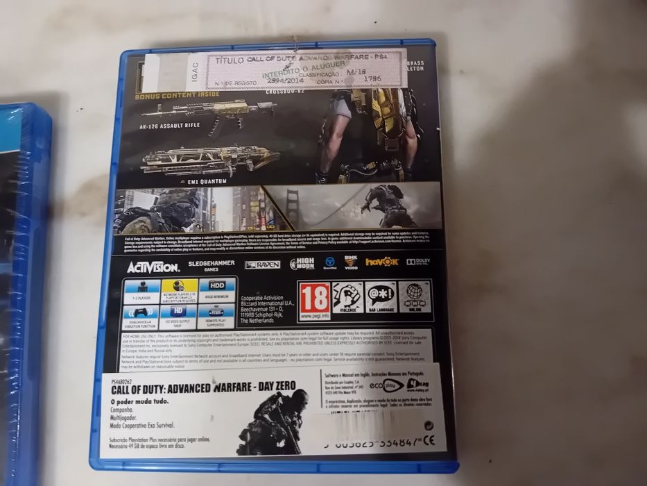 Conjunto de 2 Jogos PlayStation 4 Metal Gear Solid/Call of Duty
