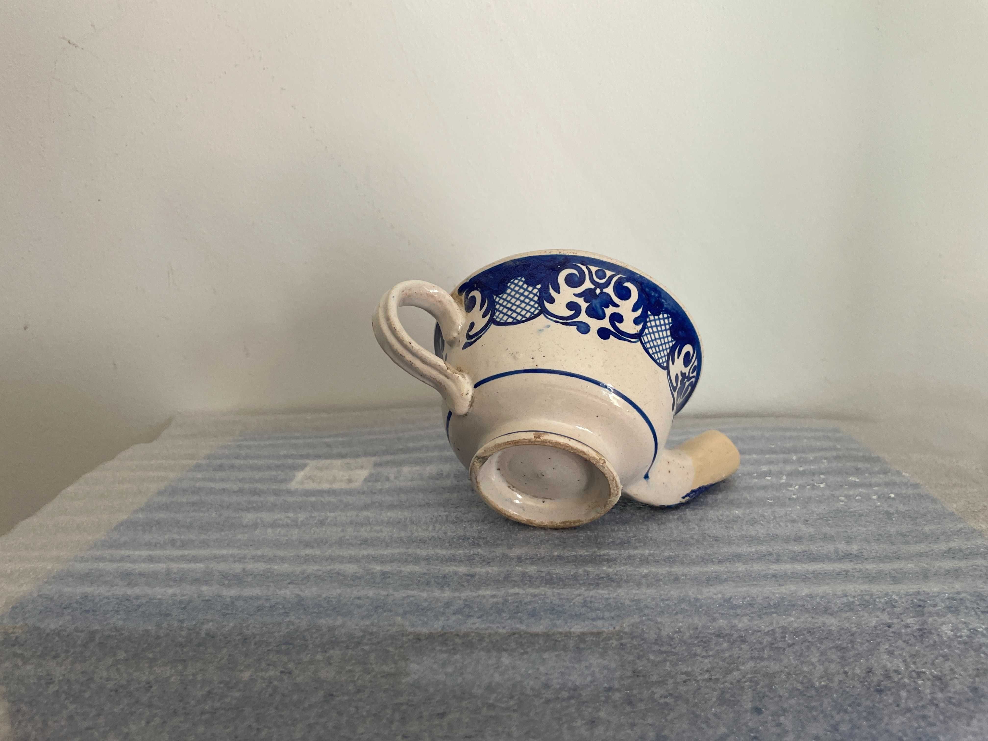 Bica de Caldo em Faiança com Restauro no Bico