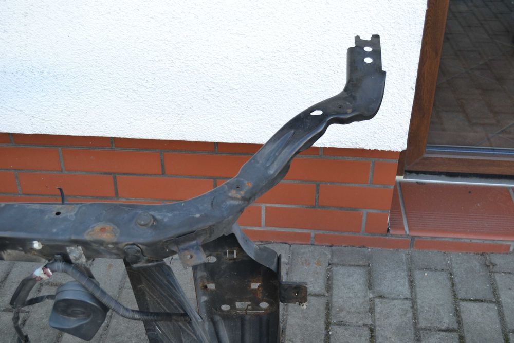 Pas przedni Nissan Qashqai 1.6 benzyna J10 pas nissan qashqai cały