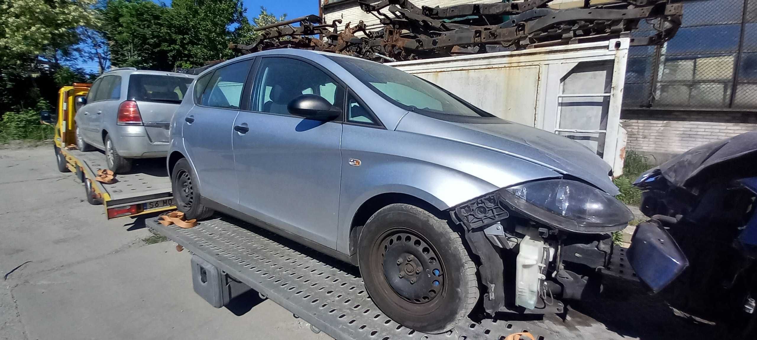 *2005 Seat Altea 1.9 TDI 105KM BJB kolor LS7Y Silnik części