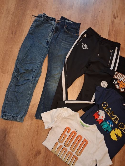 Paka ubrań dla chłopca T-shirty jeansy dresy gratis 164 cm