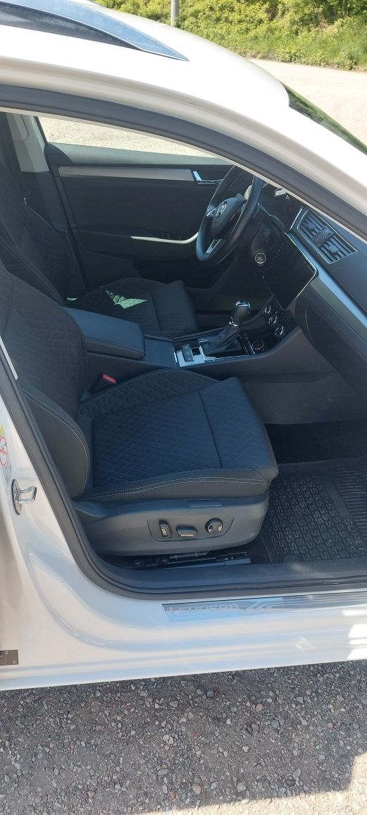 Skoda superb 2.0 190 Chowany Hak
